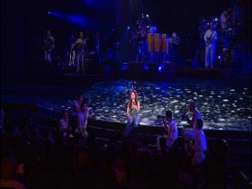 Gloria Estefan Live & Unwrapped (The Colosseum at Caesars Palace, Live 2003)